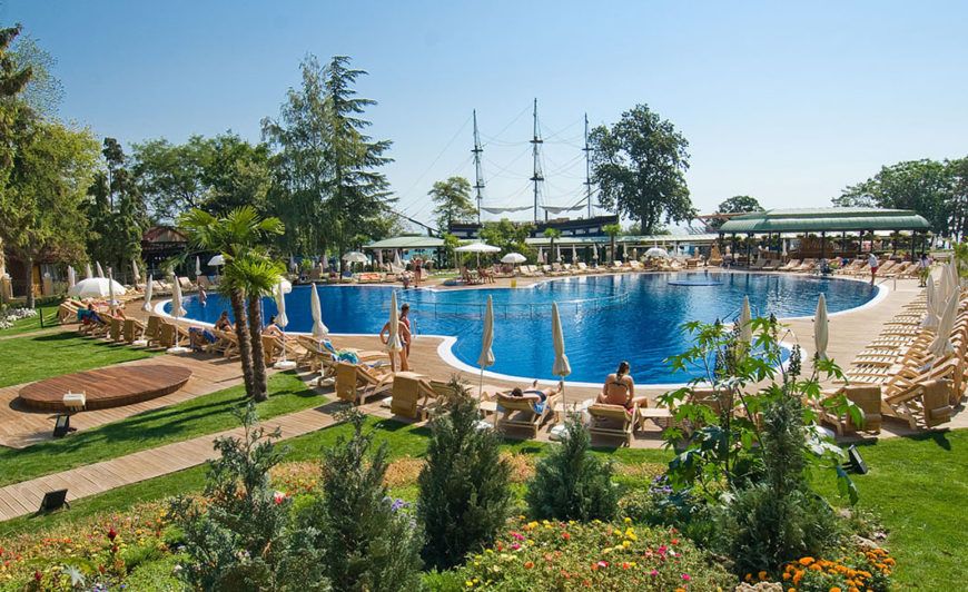 swimming pool